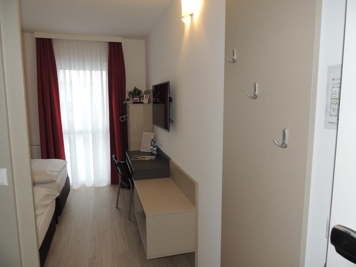 Avia Motel Bisamberg Korneuburg Εξωτερικό φωτογραφία
