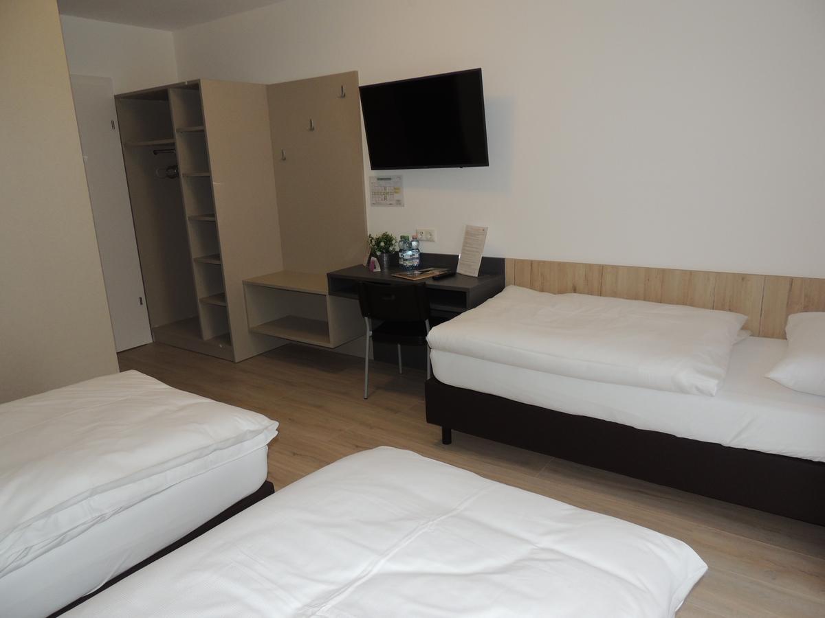 Avia Motel Bisamberg Korneuburg Εξωτερικό φωτογραφία