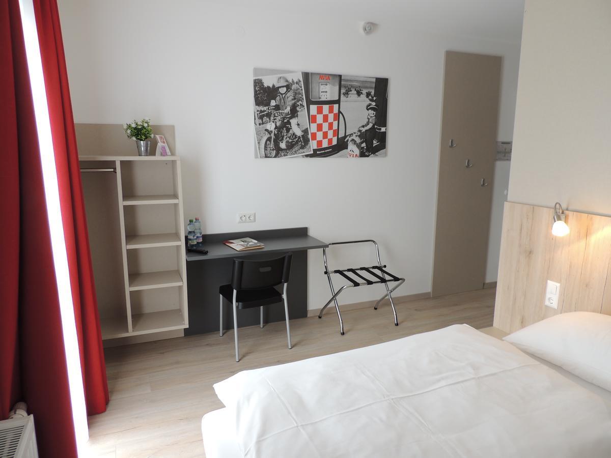Avia Motel Bisamberg Korneuburg Εξωτερικό φωτογραφία
