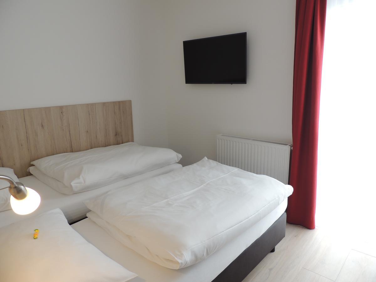 Avia Motel Bisamberg Korneuburg Εξωτερικό φωτογραφία